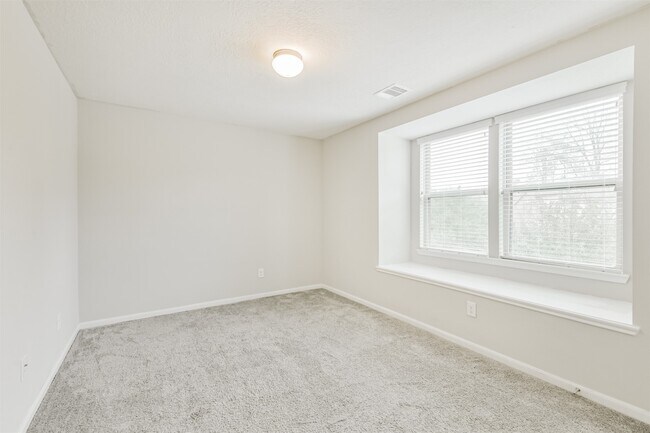 Building Photo - 2036 Elkington Cir