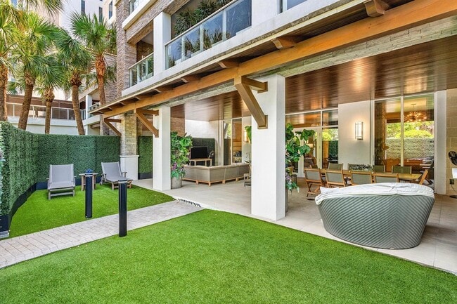 Building Photo - 200 SE Mizner Blvd