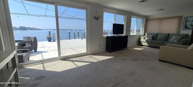 Building Photo - 259 Joseph St