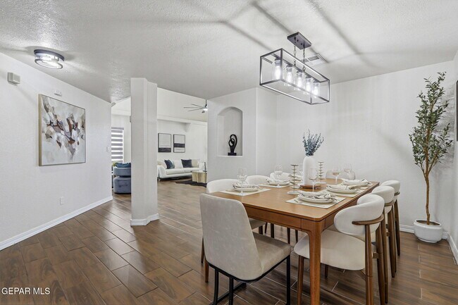 Building Photo - 3121 Tierra Paola Ln