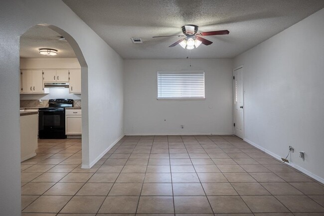 Building Photo - 117 Philemon Dr