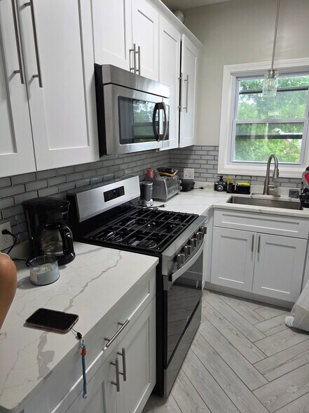 Primary Photo - 69 Langdon St