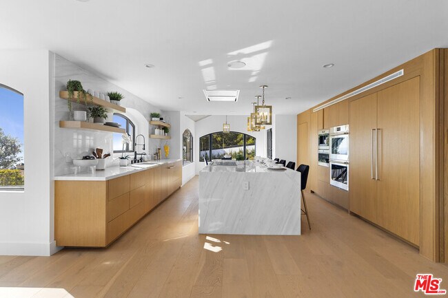 Building Photo - 3909 Villa Costera