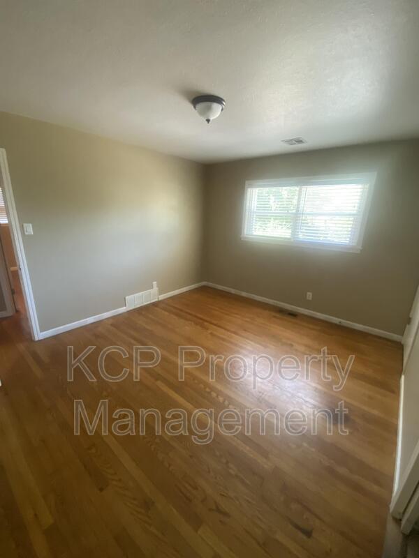 Building Photo - 3019 Independence St