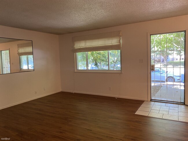 Building Photo - 2 br, 1 bath Condo - 9054 Montoya Street