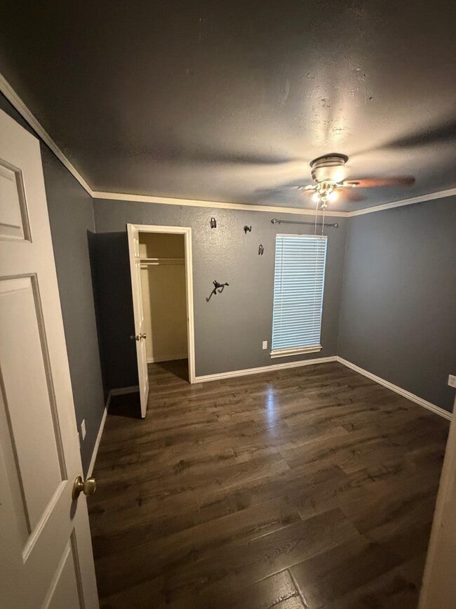 Building Photo - 934 Flagstone Dr