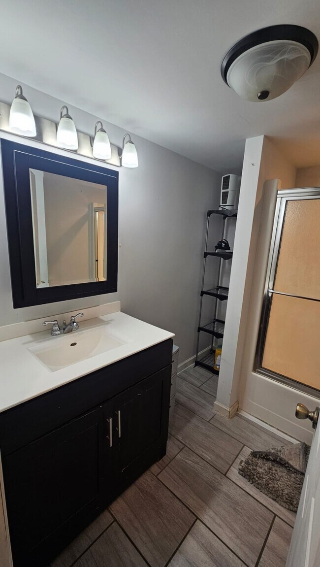 Building Photo - 1306 Garden St