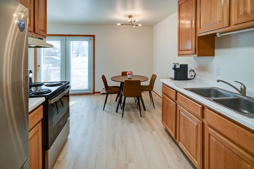 Building Photo - 7203 Fortune Dr