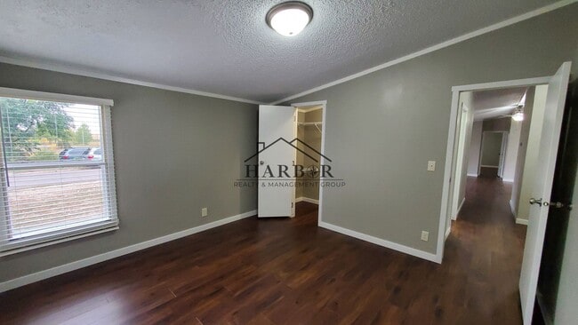Building Photo - 23 Andreasen Dr