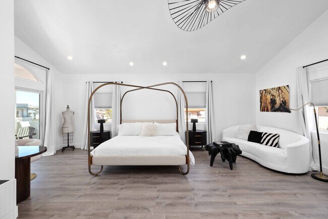 Building Photo - 2113 Harriman Ln