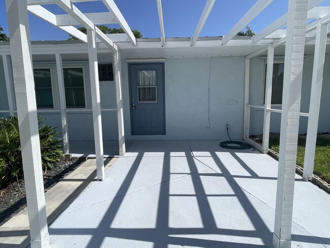 Building Photo - 335 Hernando St