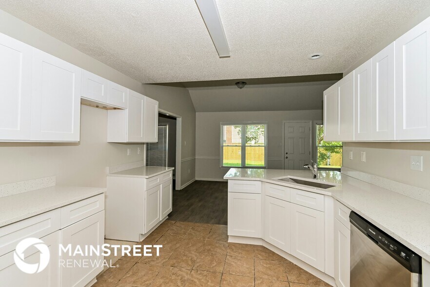 Building Photo - 7360 Red River Cove