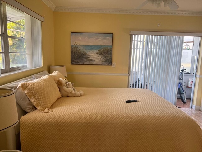 Building Photo - 153 Easthampton G