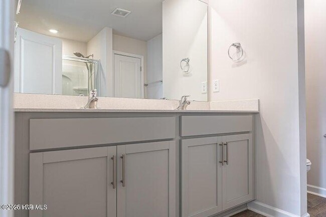 Building Photo - 1210 Gracie Ln