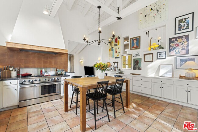 Building Photo - 7445 Palo Vista Dr