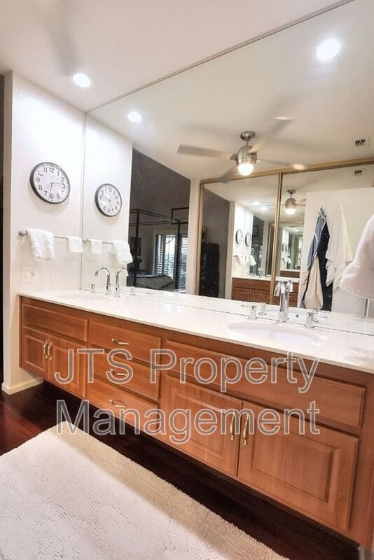 Building Photo - 2010 Promontory Point Ln