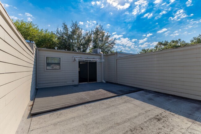 Building Photo - 1625 Prairie Grove Dr