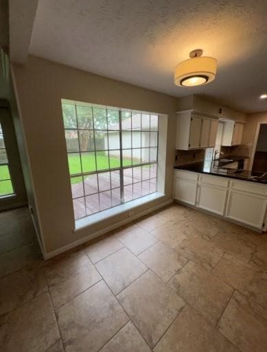 Building Photo - 2502 Fairwind Dr