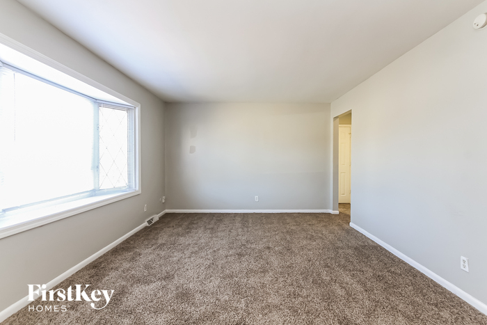 Building Photo - 8650 Lighthorse Dr