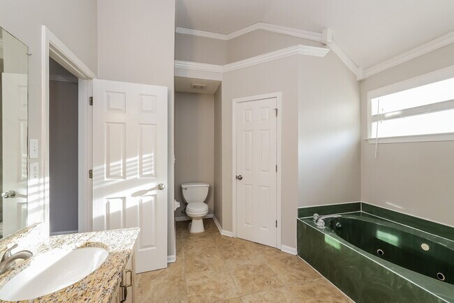 Building Photo - 763 Silver Sands Dr