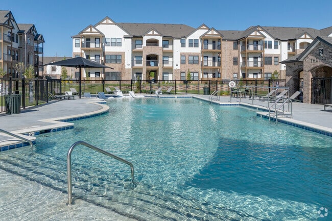 Resort-Style Pool with Sun Deck - Trails at Aspen Creek