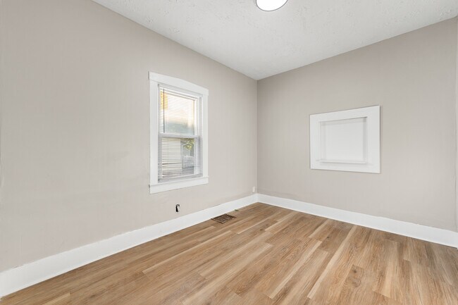 Building Photo - 3424 Hale Ave