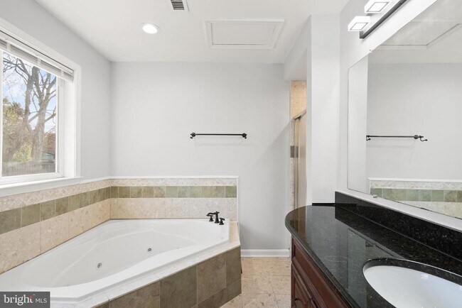 Building Photo - 4435 Flintstone Rd