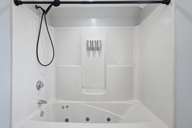 Building Photo - 156 N Broadway