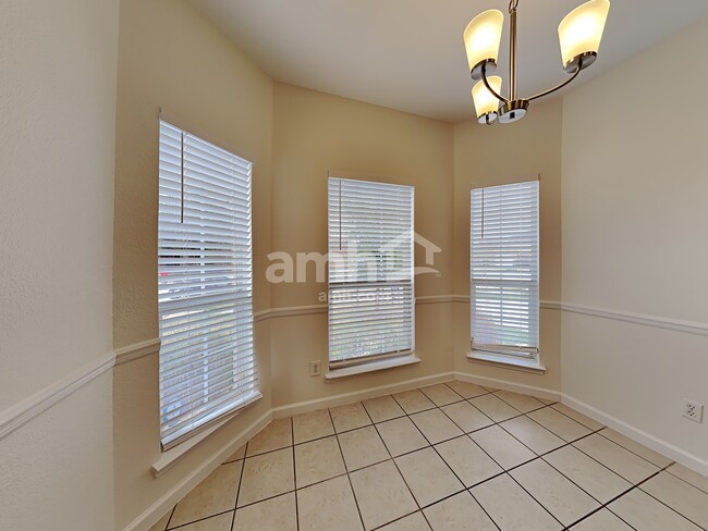 Building Photo - 73 N Highland Dr