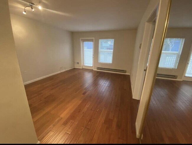 Building Photo - 2250 24th St