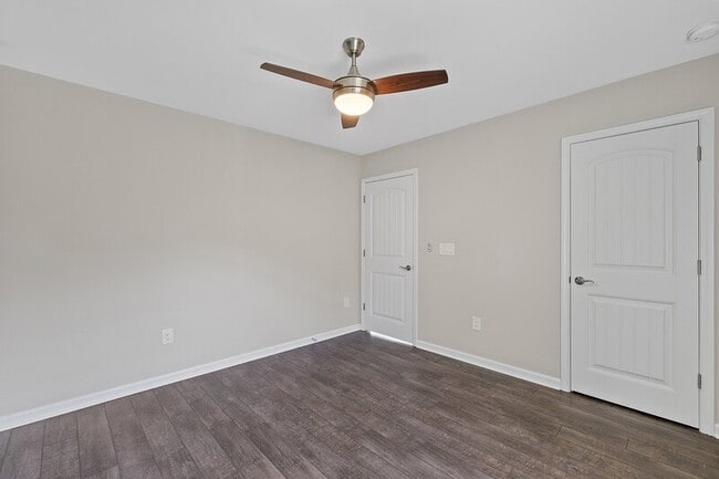 Building Photo - 460 Young Landing Ct