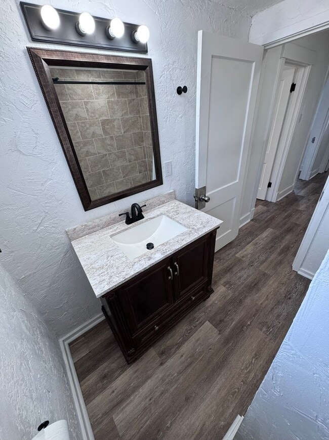 Building Photo - Gorgeous Fully Renovated 4-Bed 1-Bath House In Christy Park!!!