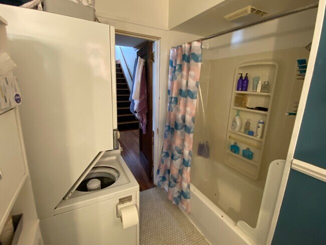 Building Photo - 456 S Graham St