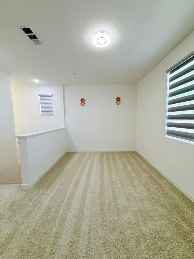 Building Photo - 5396 High Vly Ln