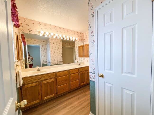 Building Photo - 1663 Lantana Cir