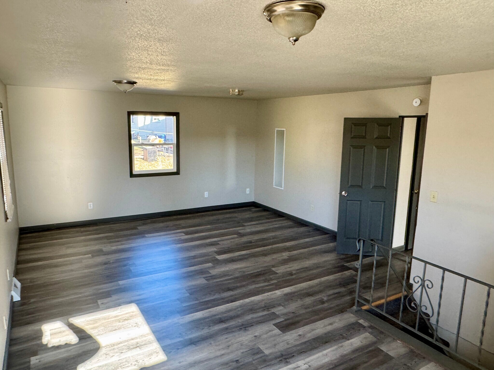 Building Photo - 1225 13th St SE