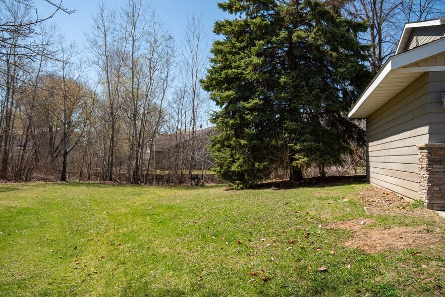 Building Photo - 3321 Berwood Ct W