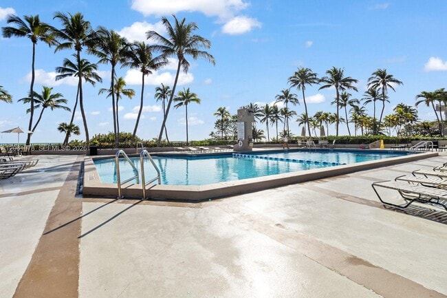 Building Photo - 151 Crandon Blvd