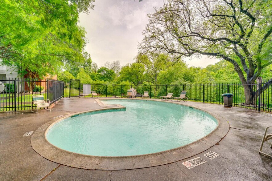 Building Photo - 6900 Skillman St