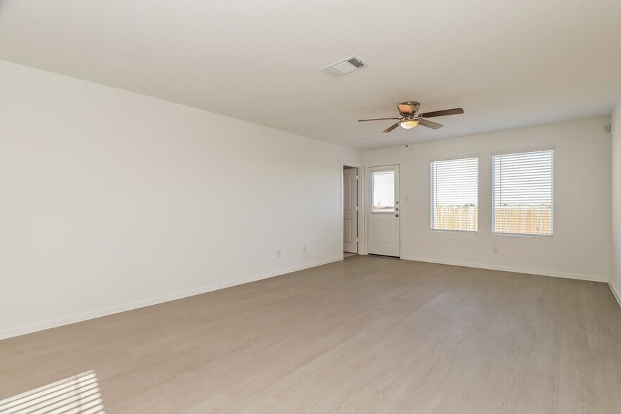 Building Photo - 1850 Musk Rose