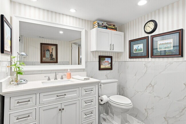 Building Photo - 4100 Galt Ocean Dr