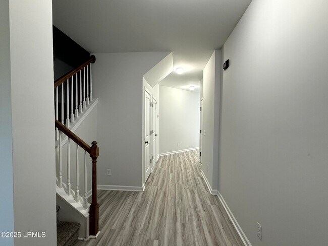 Building Photo - 1069 S Innovation Dr