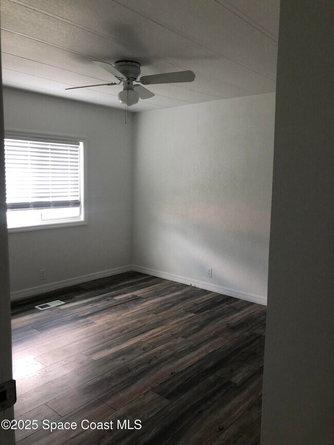 Building Photo - 522 Egret Cir