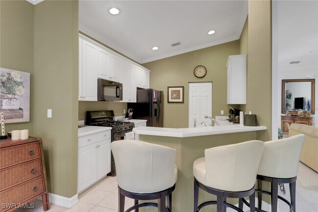 Building Photo - 1664 Tarpon Bay Dr S