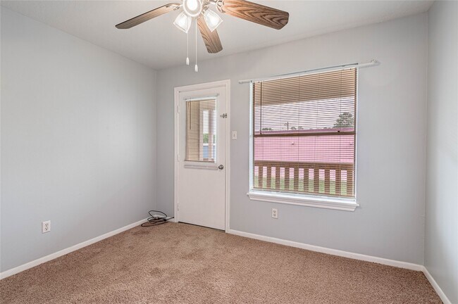 Building Photo - 111B Normal Park Dr