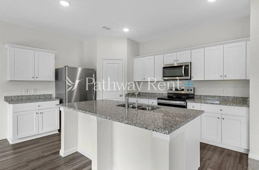 Building Photo - 1058 Large Poppy Dr