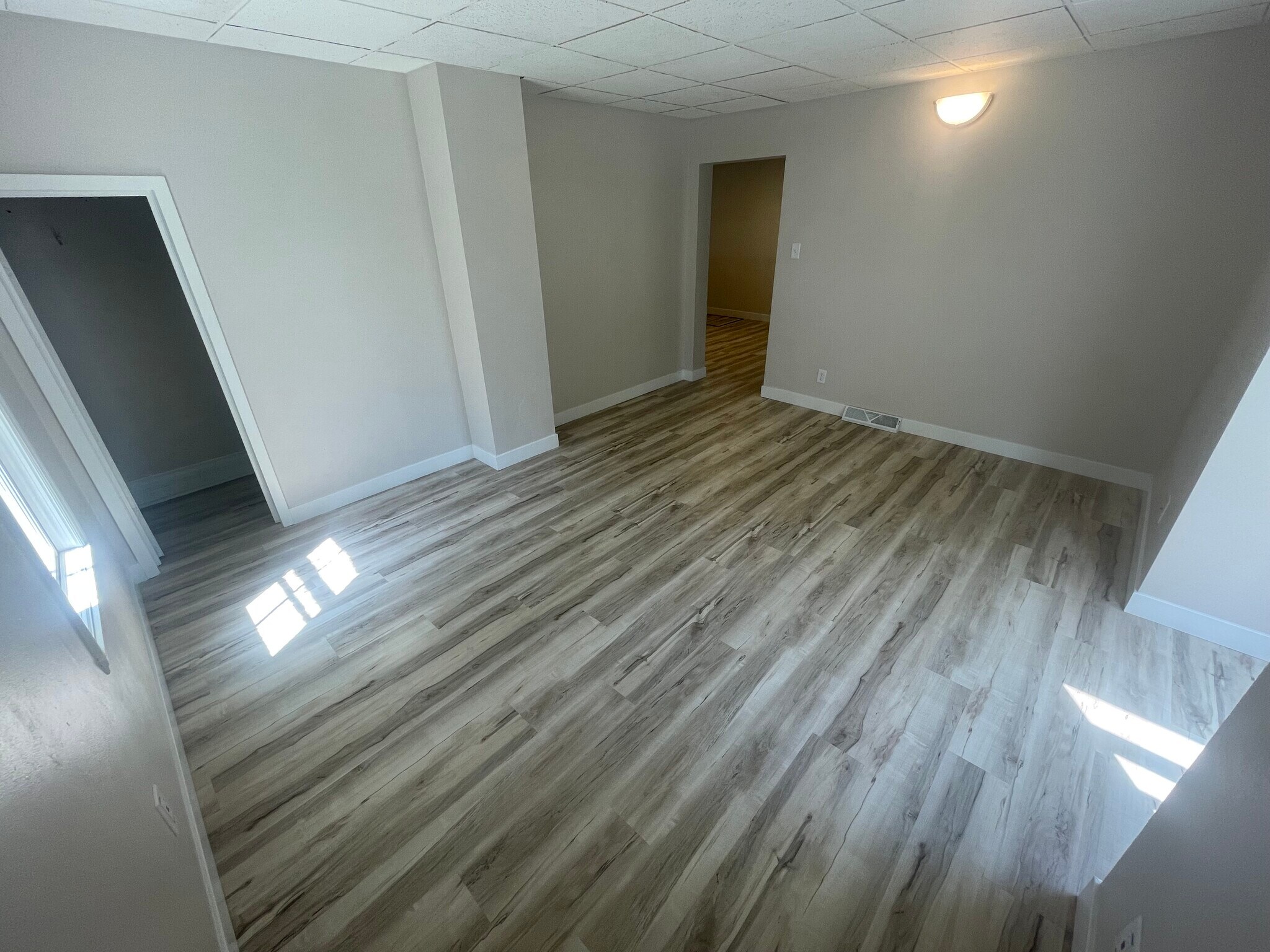 Living area 2 - 1001 S 4th Ave