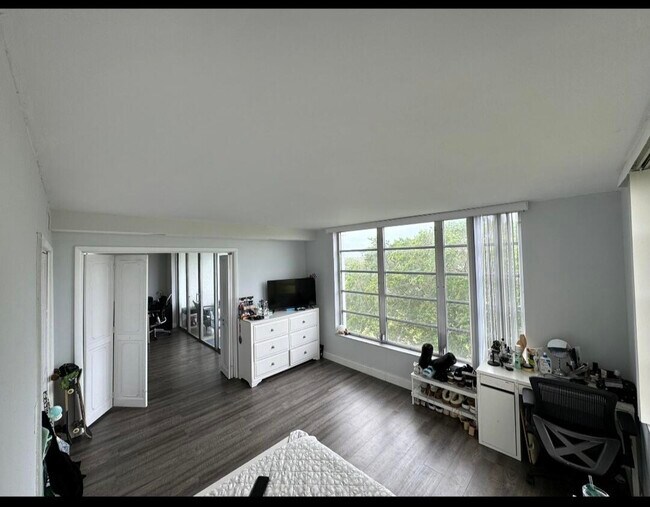 Building Photo - 3090 N Course Dr