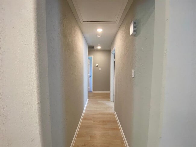 Building Photo - 14311 Waterloo Dr