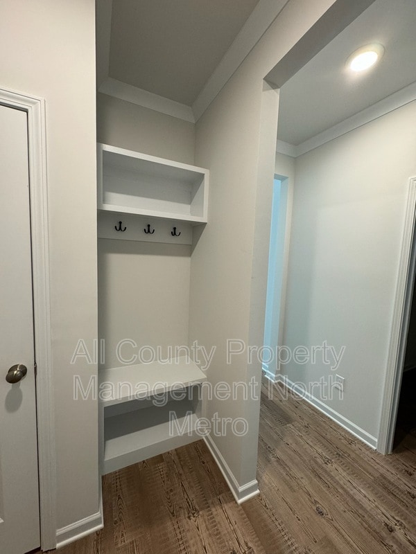 Building Photo - 191 Sweet Briar Wy